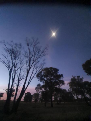 5 Star Off Grid Farm Retreat, Stockinbingal